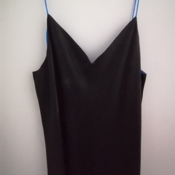 DKNY Reversible Slip Dresd - Picture 6 of 6